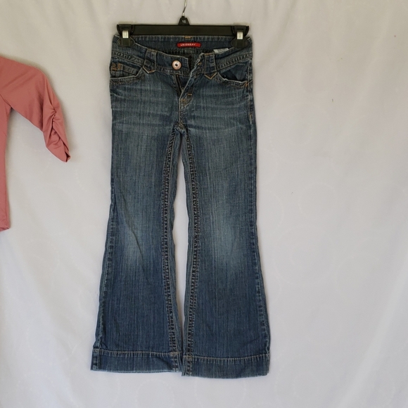 Girls Unicorn and jeans outfit size 8 shirt is 3/4 - Picture 3 of 6